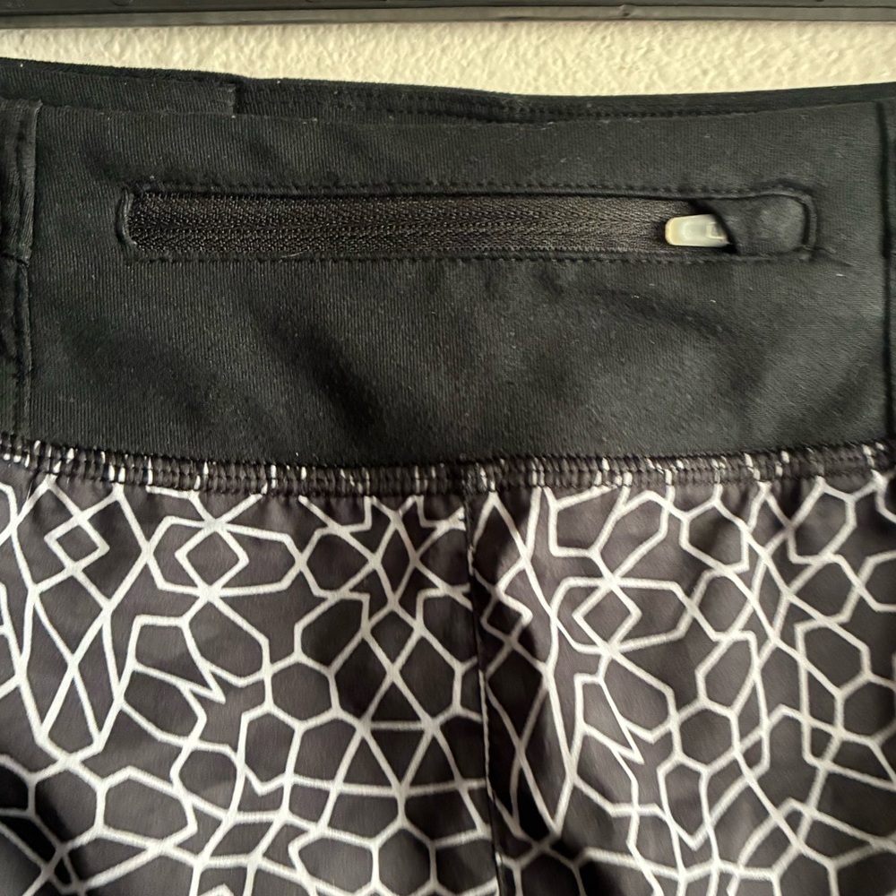 Nike Performance Women's Black Patterned Shorts M - Picture 9 of 16